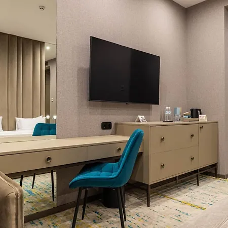 Hotell Crona Karpaty 4*