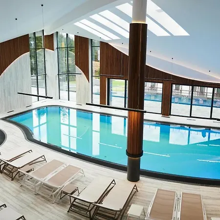 Hotell Crona Karpaty 4*