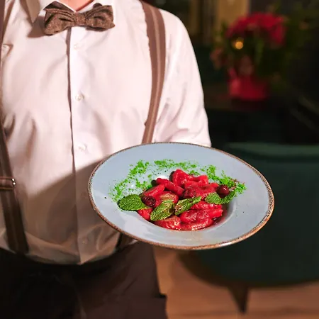 Crona Karpaty Szálloda 4*