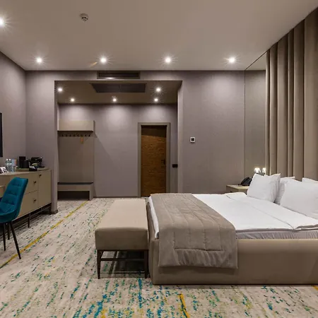 Crona Karpaty מלון 4*