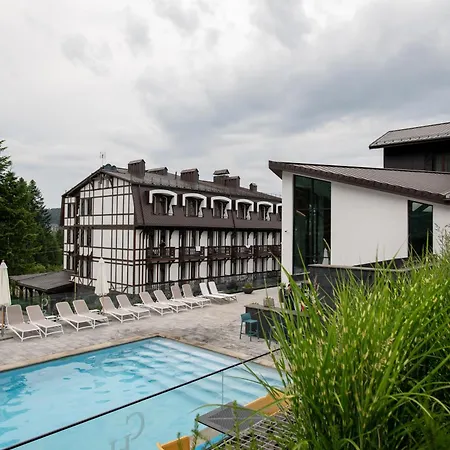 Crona Karpaty Otel 4*