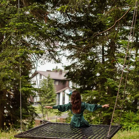 Szálloda Crona Karpaty 4*